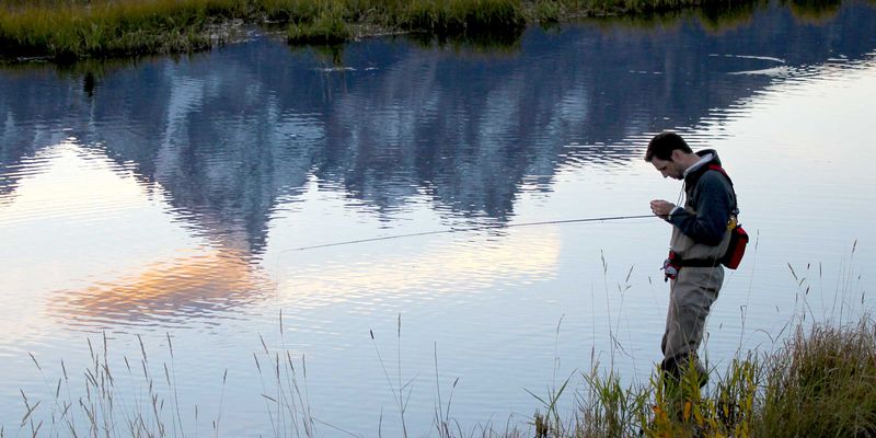 Load video: Vedavoo Founder Scott Hunter details the Vedavoo Story and Demonstrates the Tightlines Sling Pack at the 2012 IFTD Show in Reno, Nevada, USA.